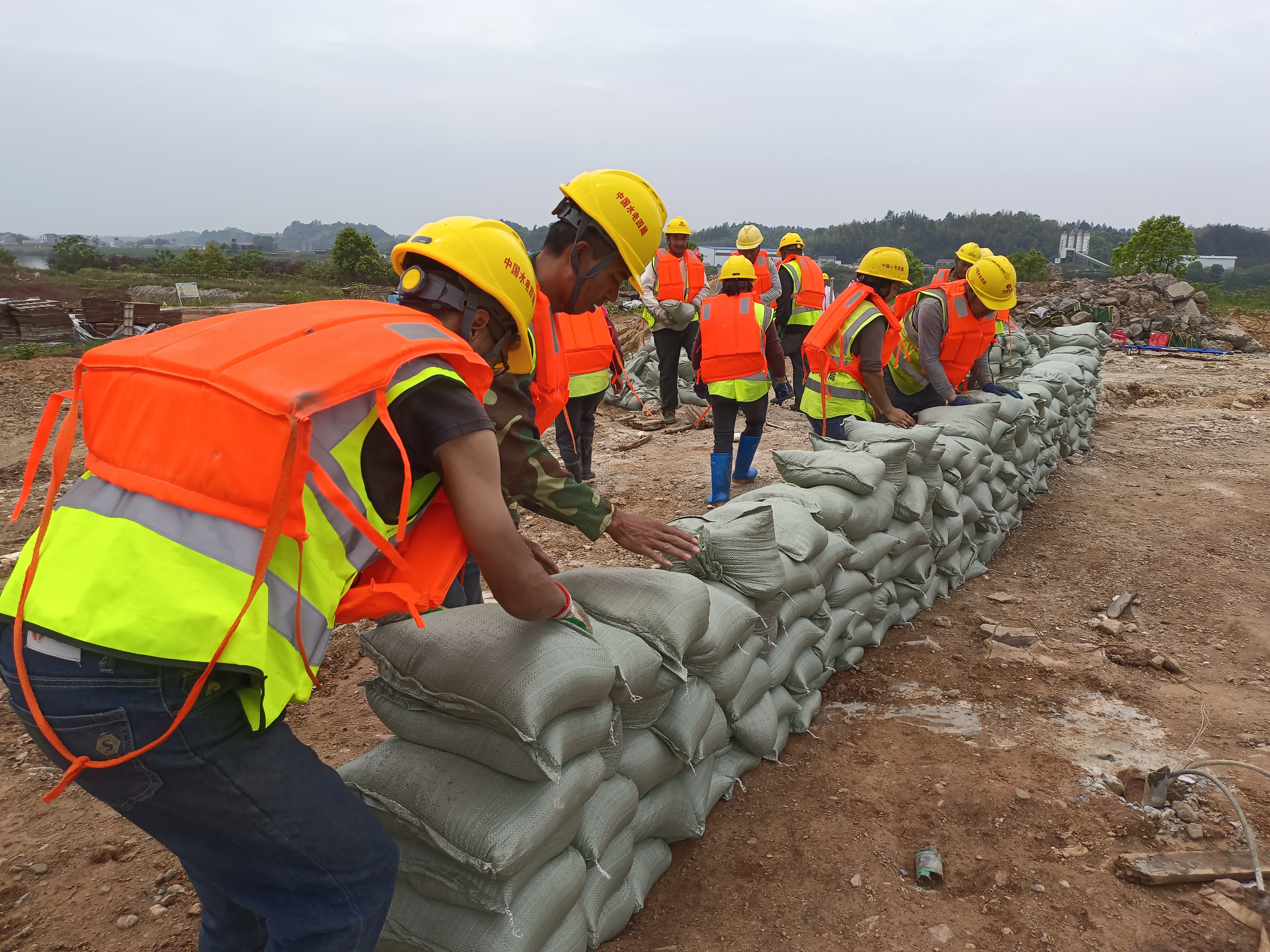 以“演”促防，以“練”備戰(zhàn)！株洲航電 擴機項目開展防汛搶險救災應急演練